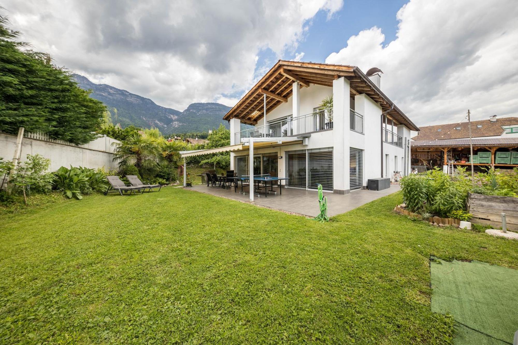 Angerblick Apartment Appiano Sulla Strada Del Vino Bagian luar foto